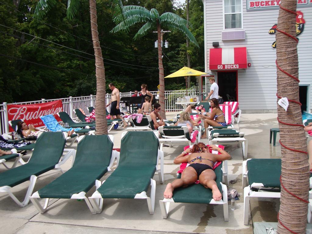 Bay Lodging Resort Пут-ин-Бей Екстериор снимка